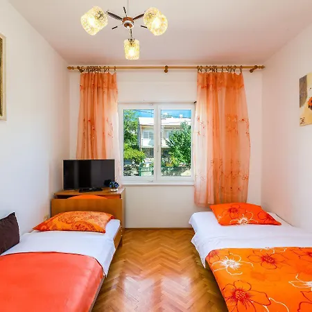 Hundefreundliches Nur 450 Meter Zum Mit Traumhaften Meerblick Crikvenica